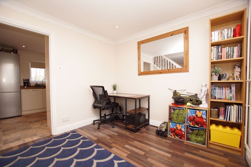 Property photo 2 of 17 Lounge