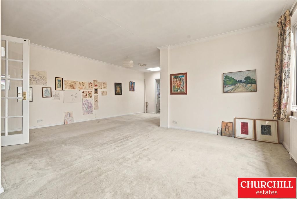 Property photo 3 of 17 Reception