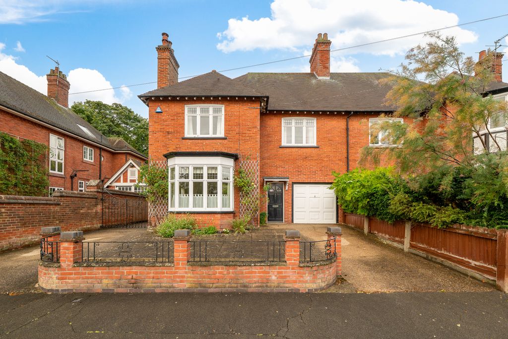 Property photo 1 of 19 3