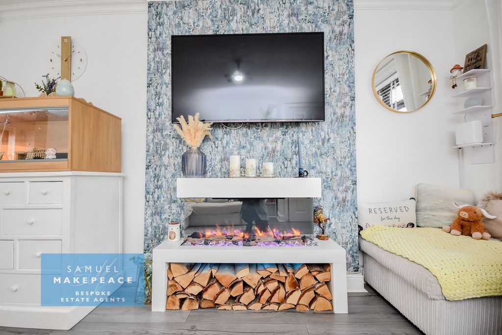 Property photo 3 of 19 Gallery