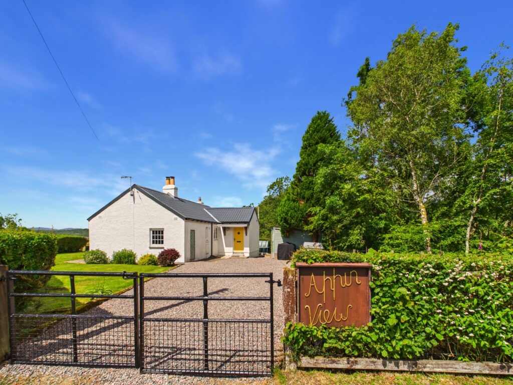 Property photo 2 of 34