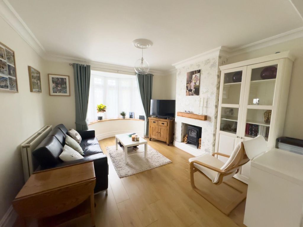 Property photo 2 of 13 Presented By Kevin At Ewemove Bexleyheath And Dart