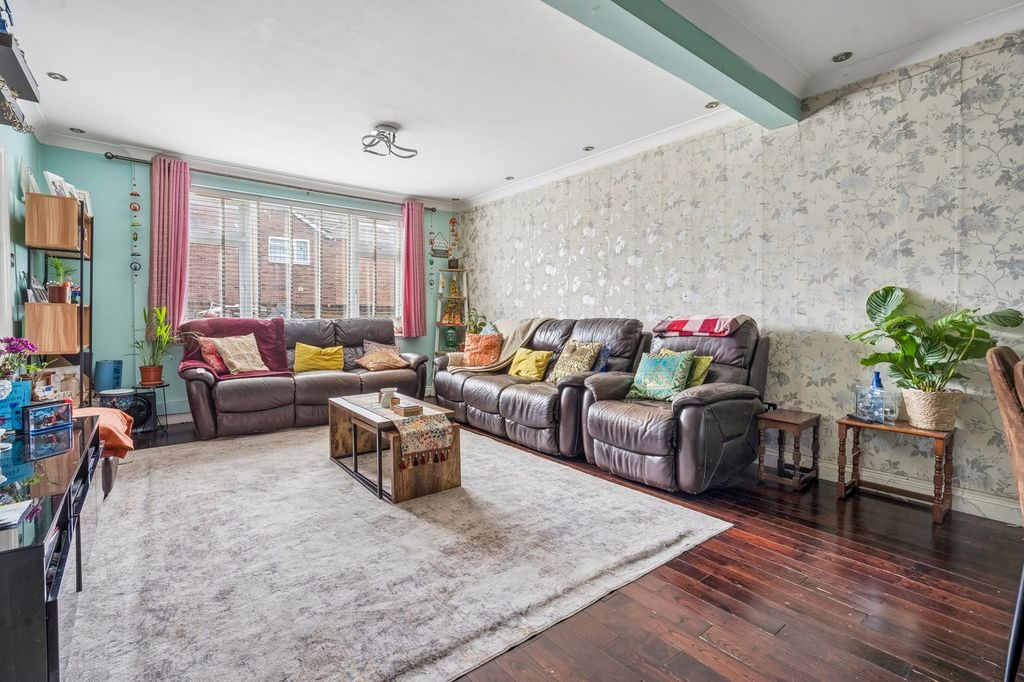 Property photo 3 of 20