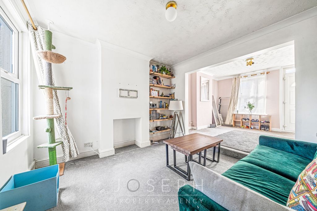 Property photo 2 of 15