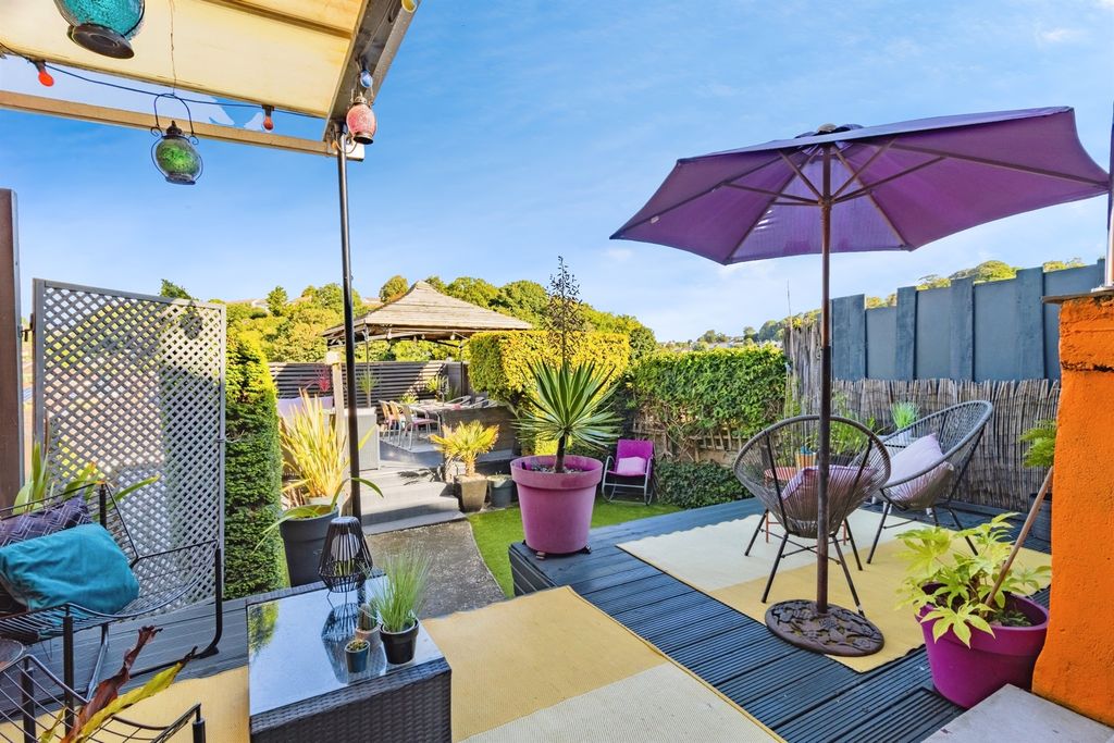 Property photo 3 of 19