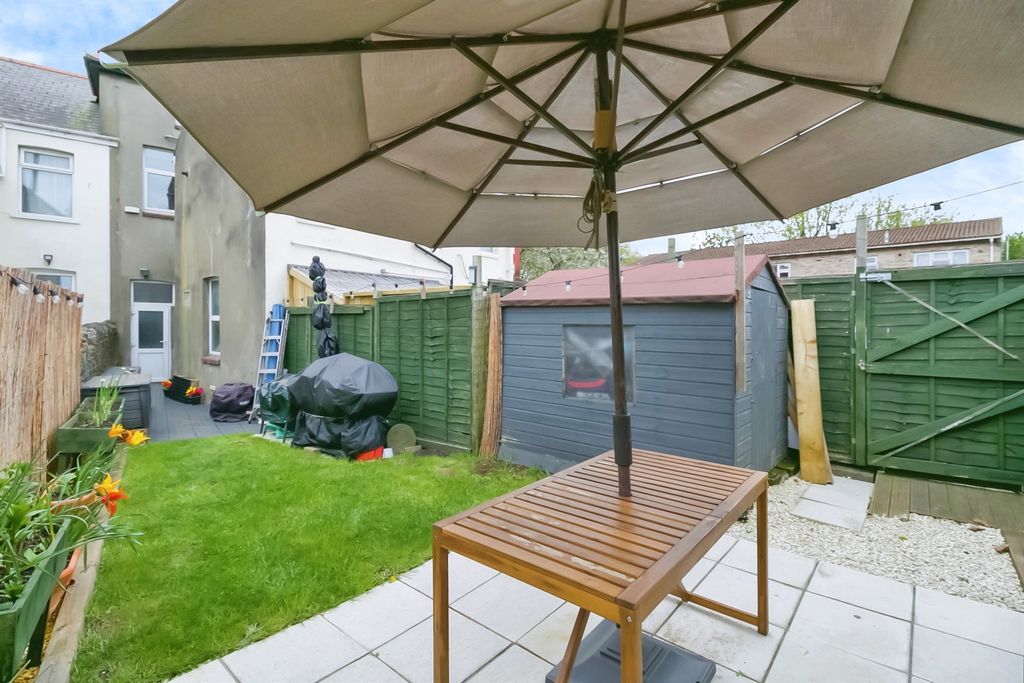Property photo 2 of 13