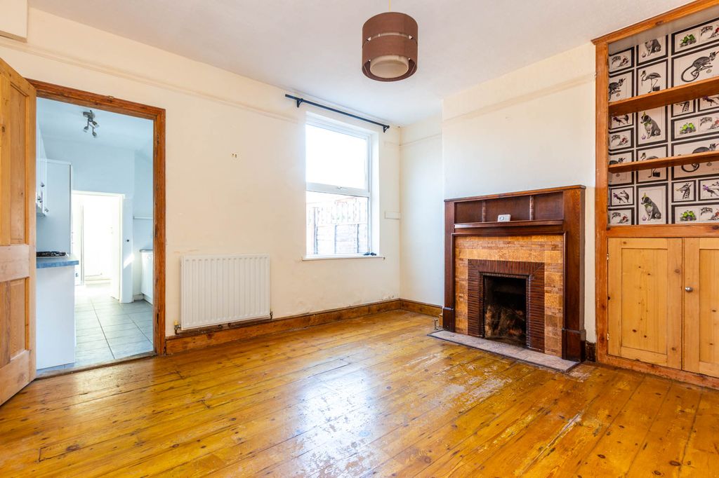 Property photo 2 of 11 Dining Room
