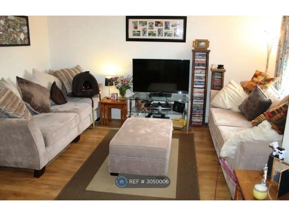Property photo 2 of 10 Lounge