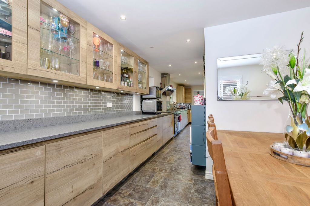 Property photo 2 of 45