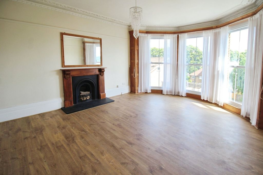 Property photo 2 of 8 Lounge/Dining Room