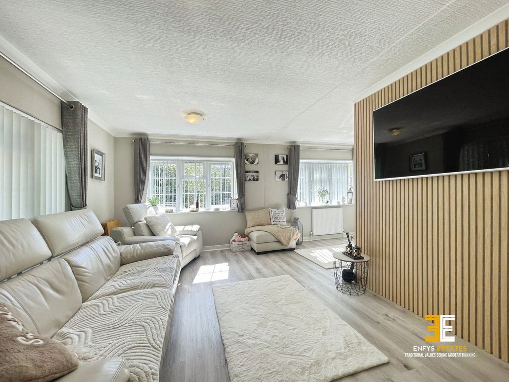 Property photo 2 of 30