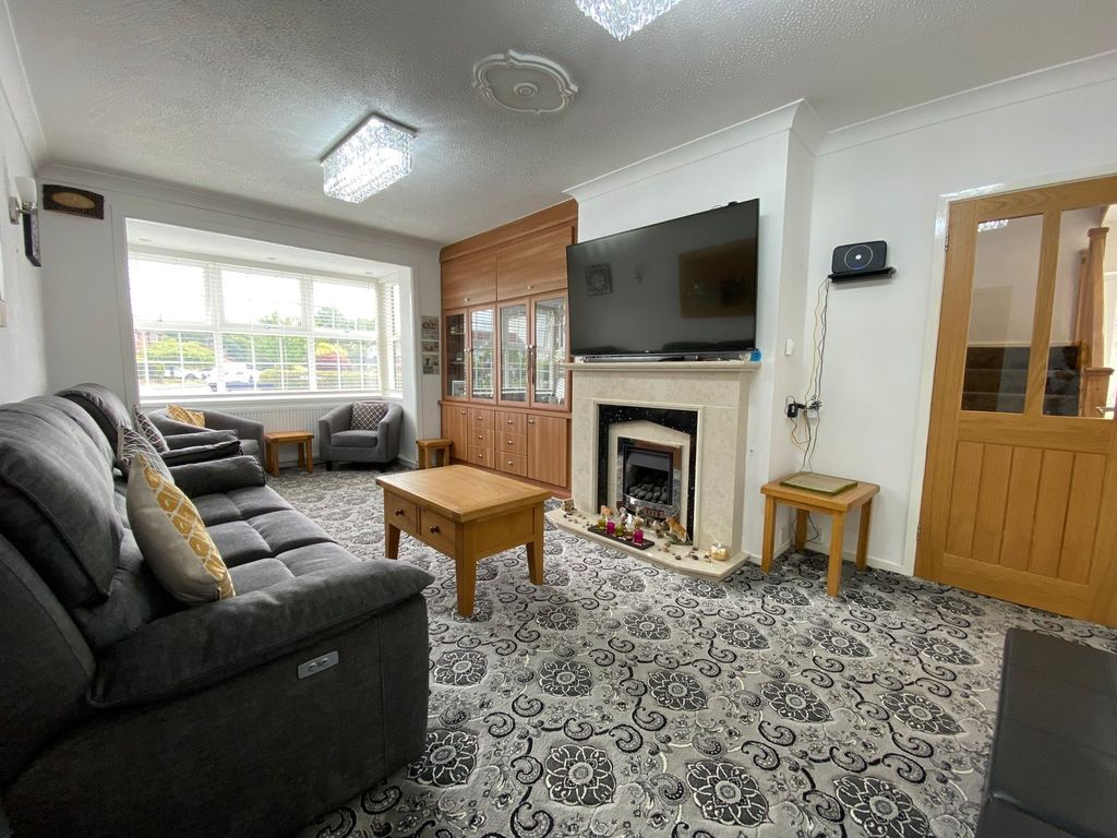 Property photo 3 of 49