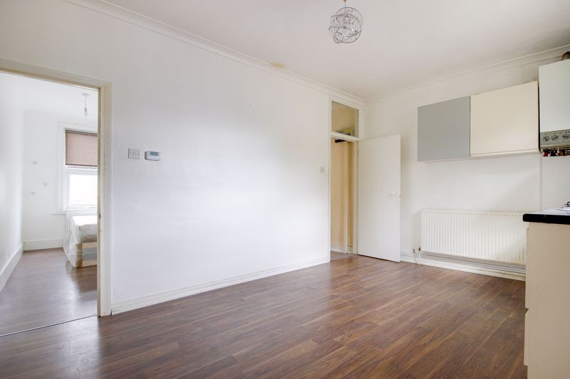 Property photo 2 of 11 Photo 7