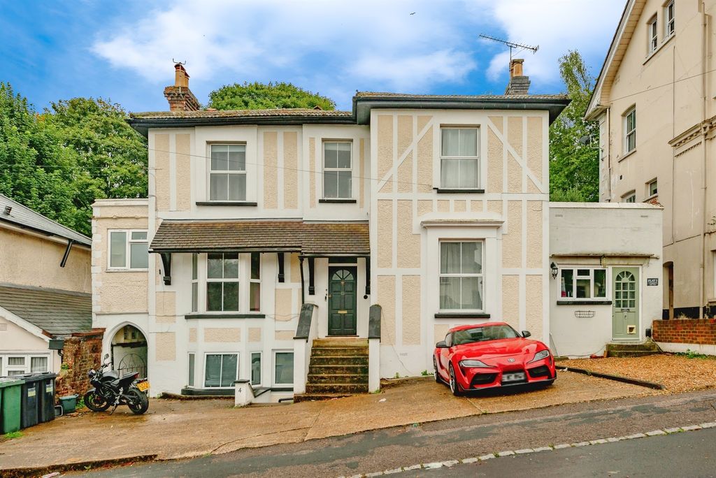 Property photo 2 of 14