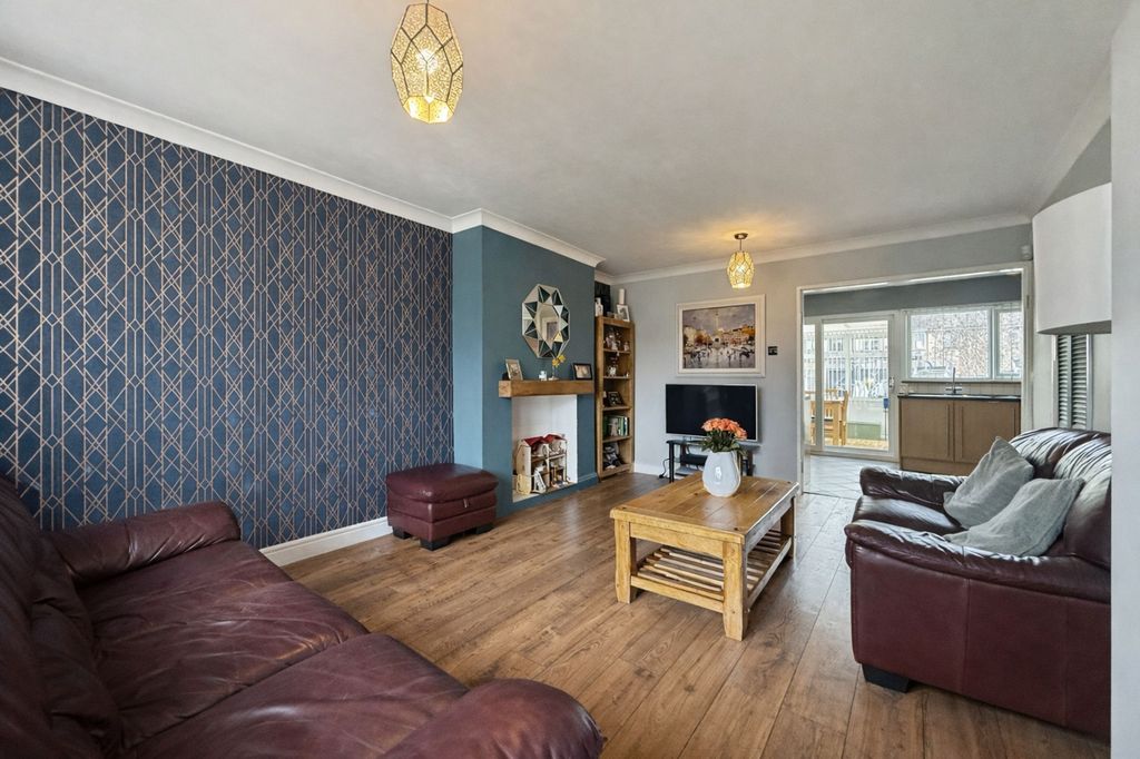 Property photo 2 of 24