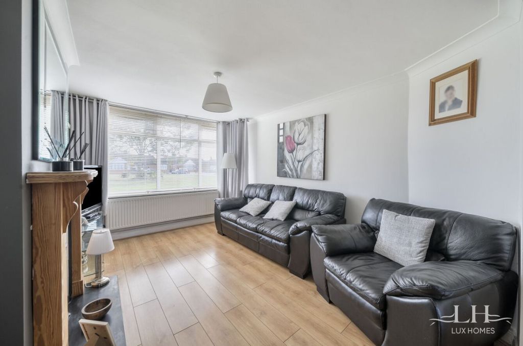 Property photo 3 of 22