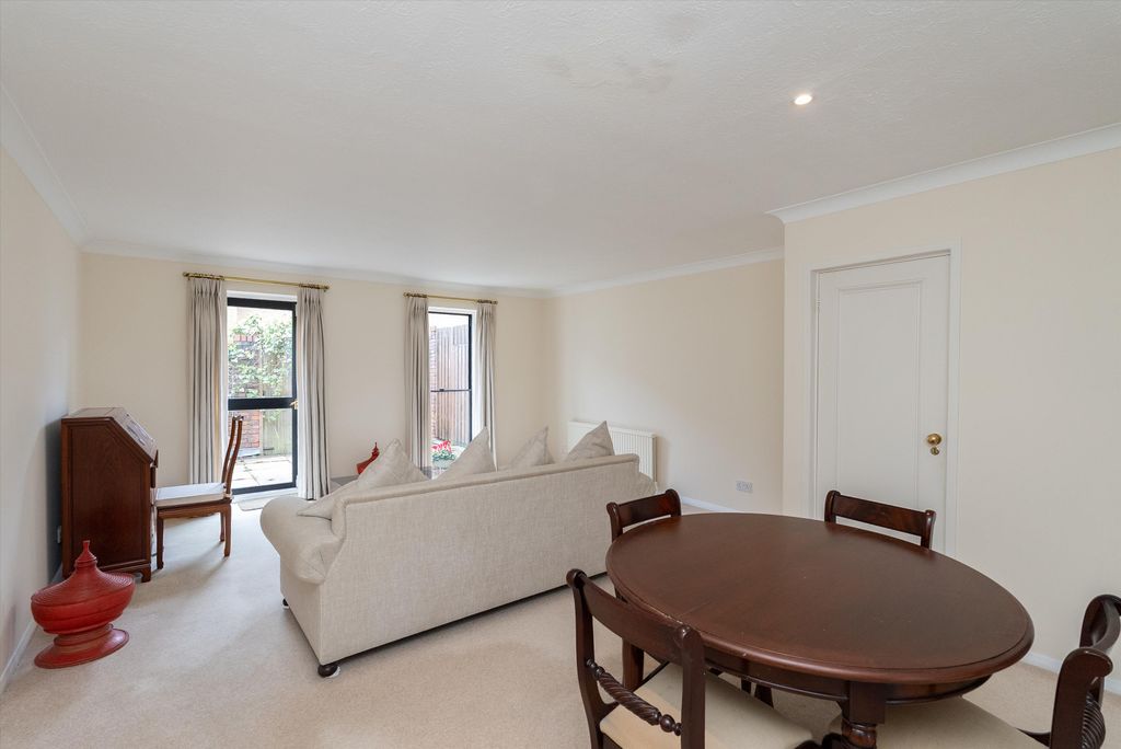 Property photo 3 of 17 Image
