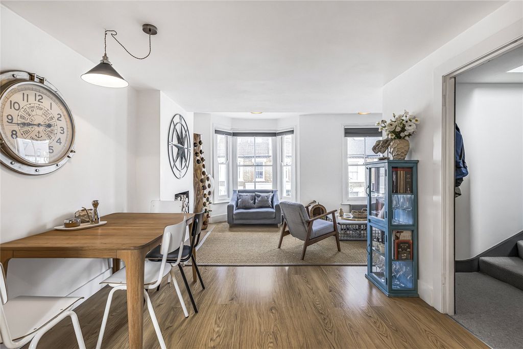 Property photo 1 of 19 Picture No. 08