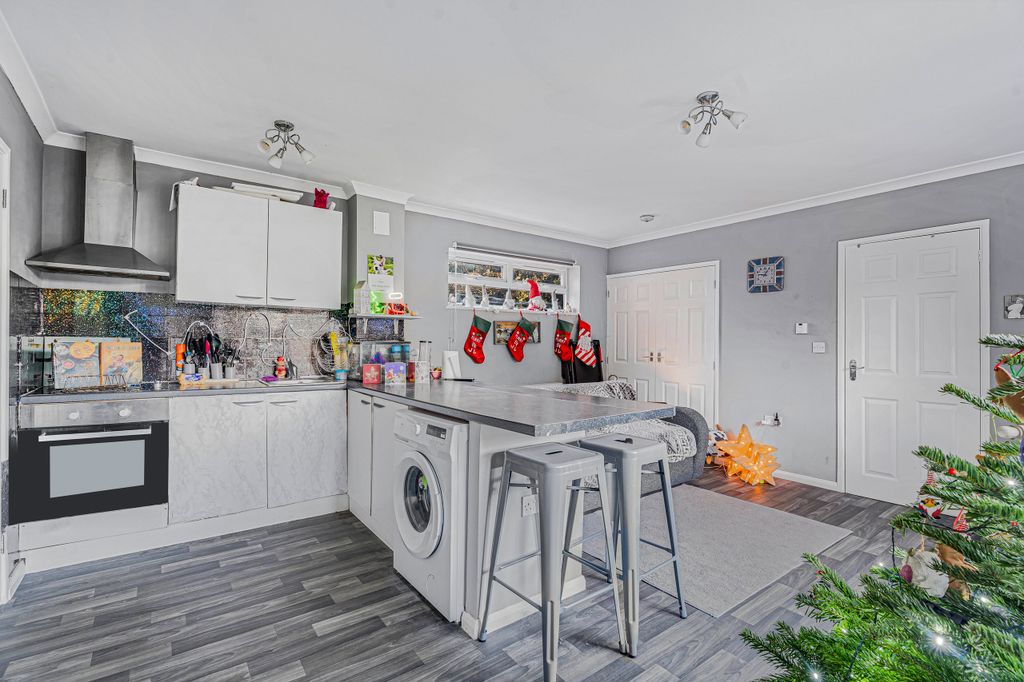 Property photo 3 of 11 Kitchen/Diner/Lounge