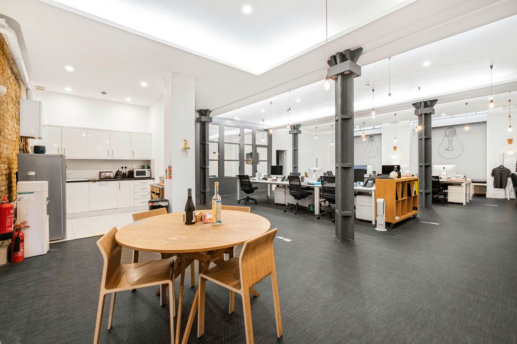 Property photo 3 of 28 24_11643.Jpg