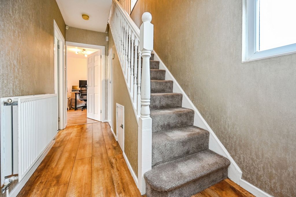 Property photo 2 of 15 Pbox-Img.Jpg