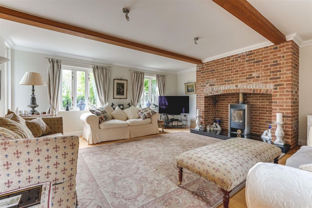 Property photo 2 of 37 Freezes Barns-18.Jpg