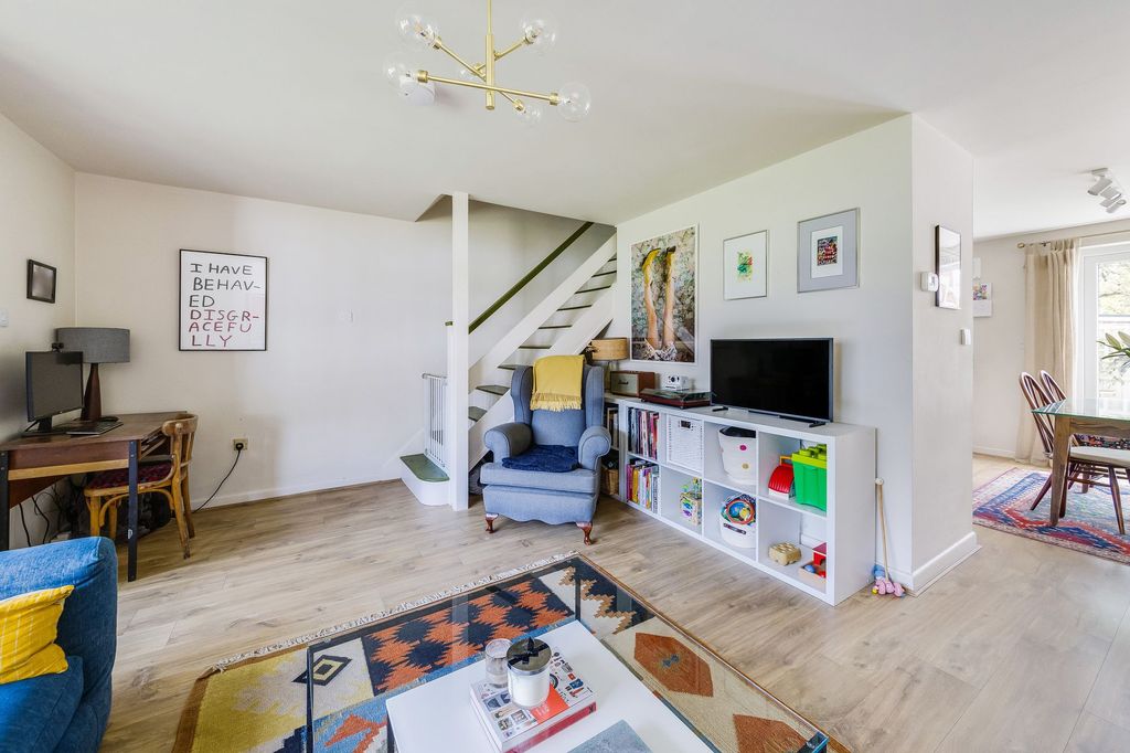 Property photo 3 of 20