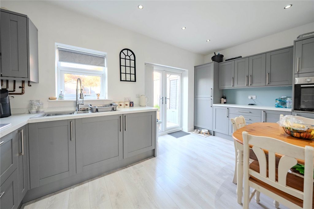 Property photo 2 of 11 Picture No. 02