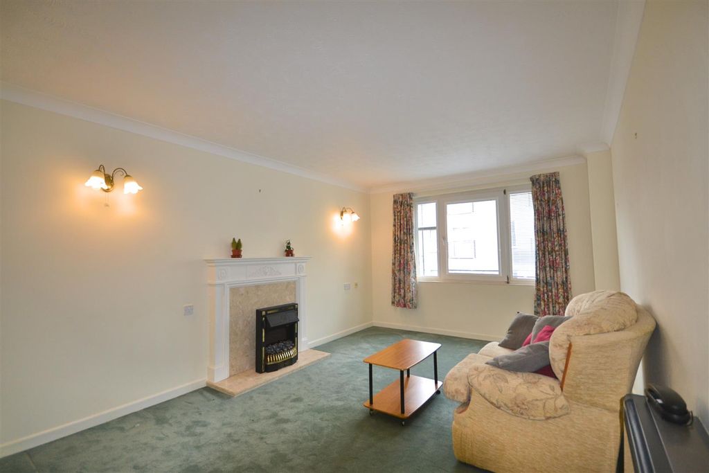 Property photo 2 of 8 5 (30).Jpg