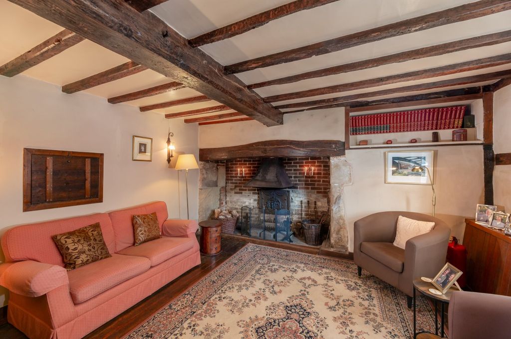 Property photo 2 of 19 Sitting Room