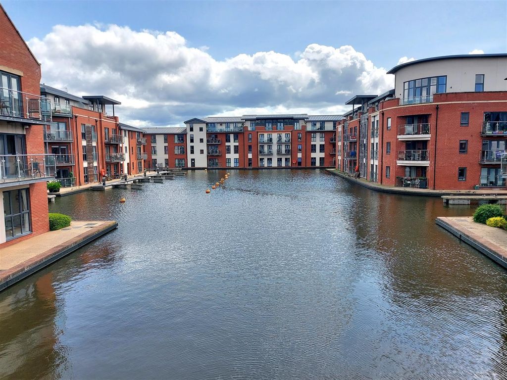 Property photo 1 of 14 Waters Edge