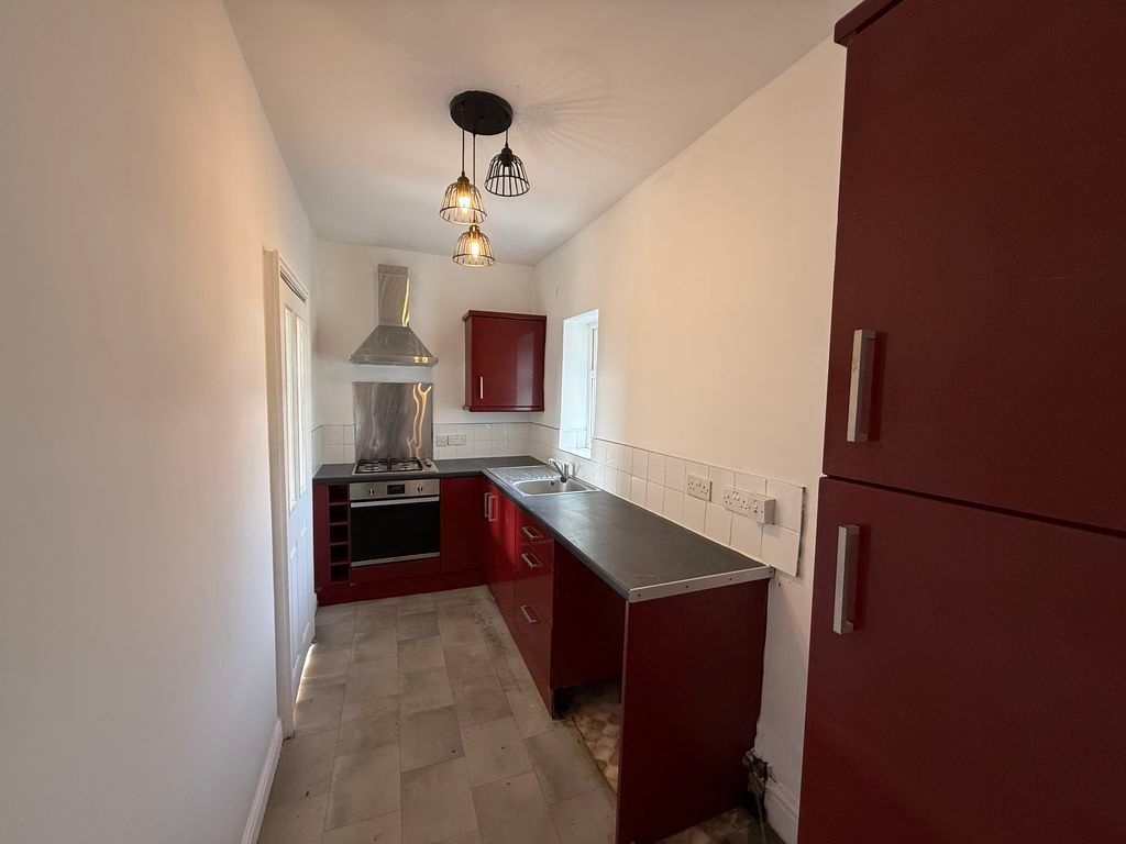 Property photo 3 of 8 Photo 4