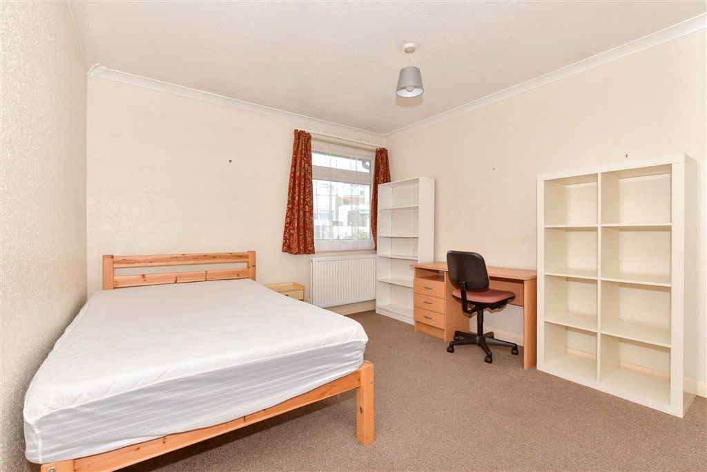 Property photo 2 of 11 Bedroom 1