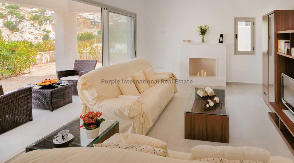Property photo 3 of 6