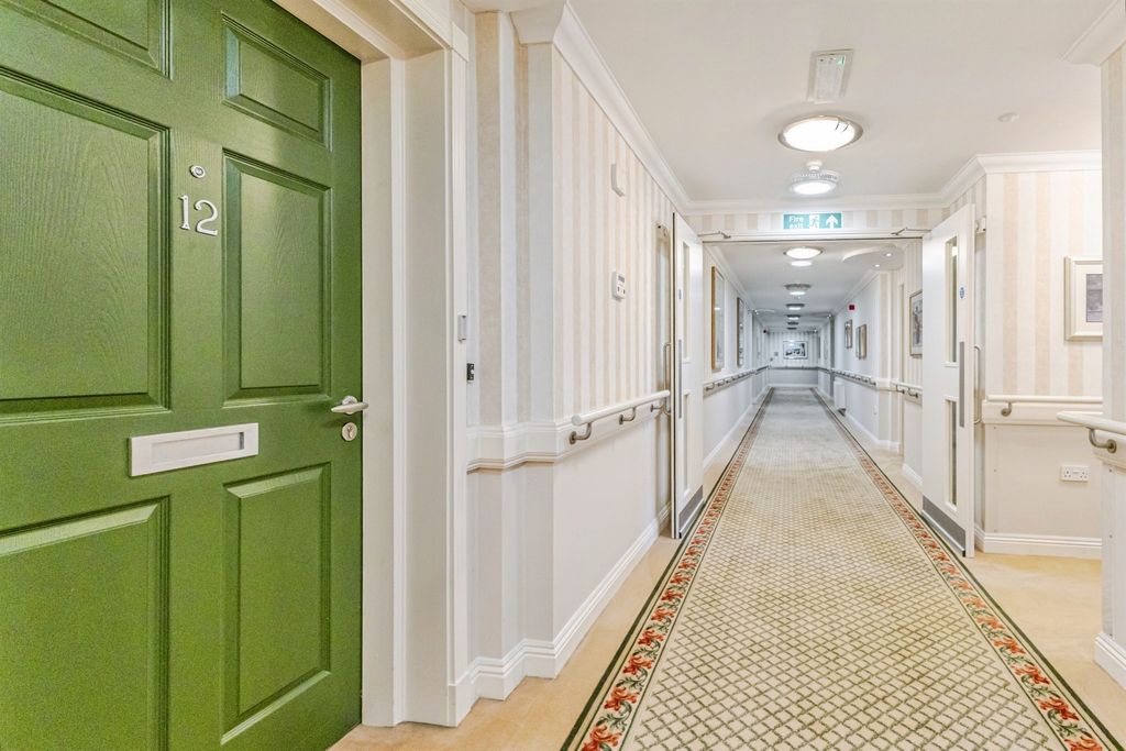 Property photo 2 of 11