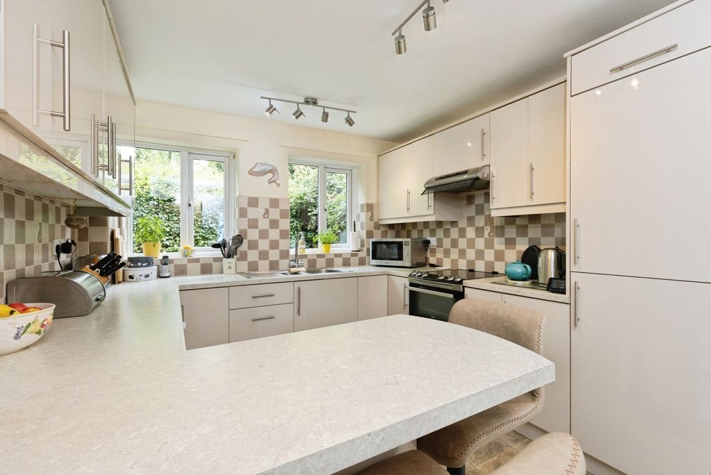 Property photo 2 of 20 Pbox-Img.Jpg