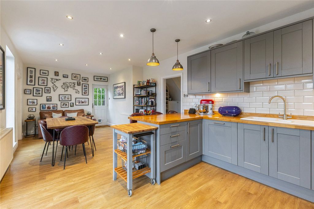 Property photo 3 of 14 Kitchen/B'fast Room