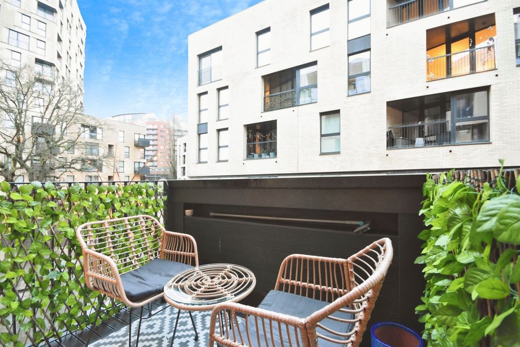 Property photo 3 of 19