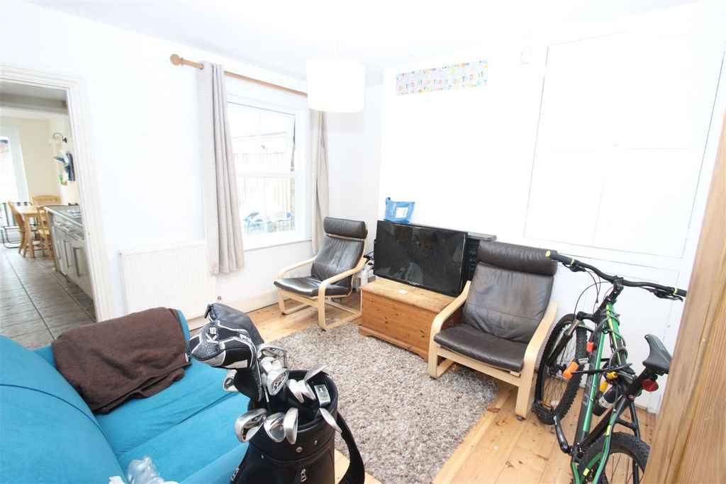 Property photo 3 of 9