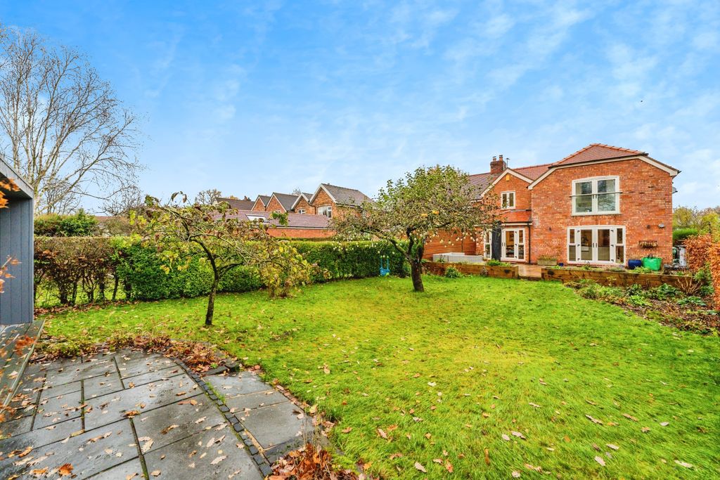 Property photo 2 of 20 Outside