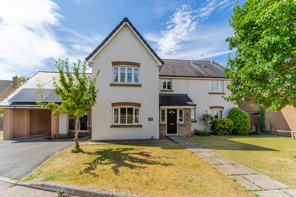 Property photo 1 of 36 5 Bedroom Detached For Sale