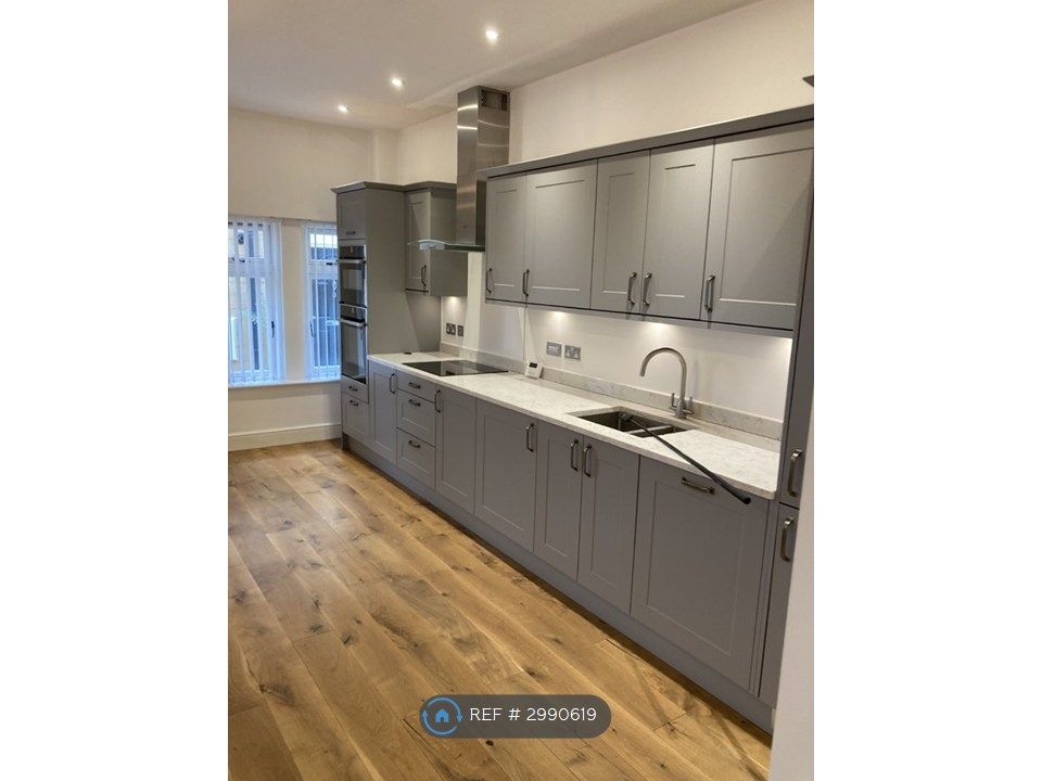 Property photo 3 of 15 Kitchen