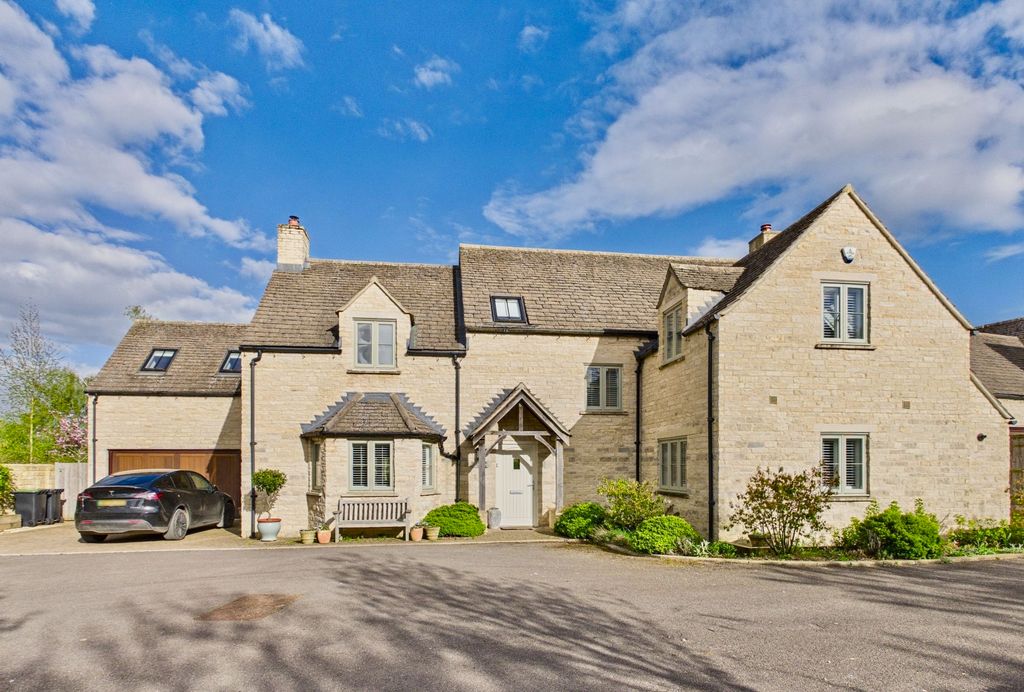 Property photo 1 of 23