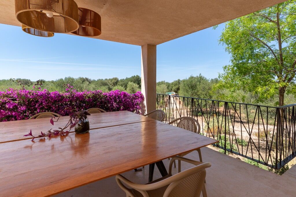 Property photo 3 of 20 Covered Terrace (2)
