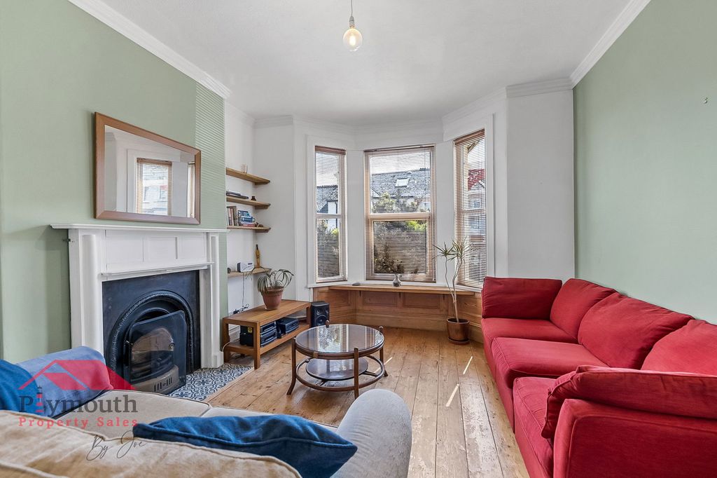 Property photo 2 of 13