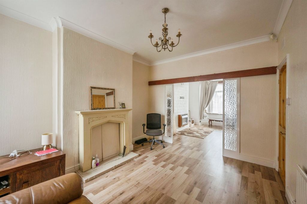 Property photo 3 of 15