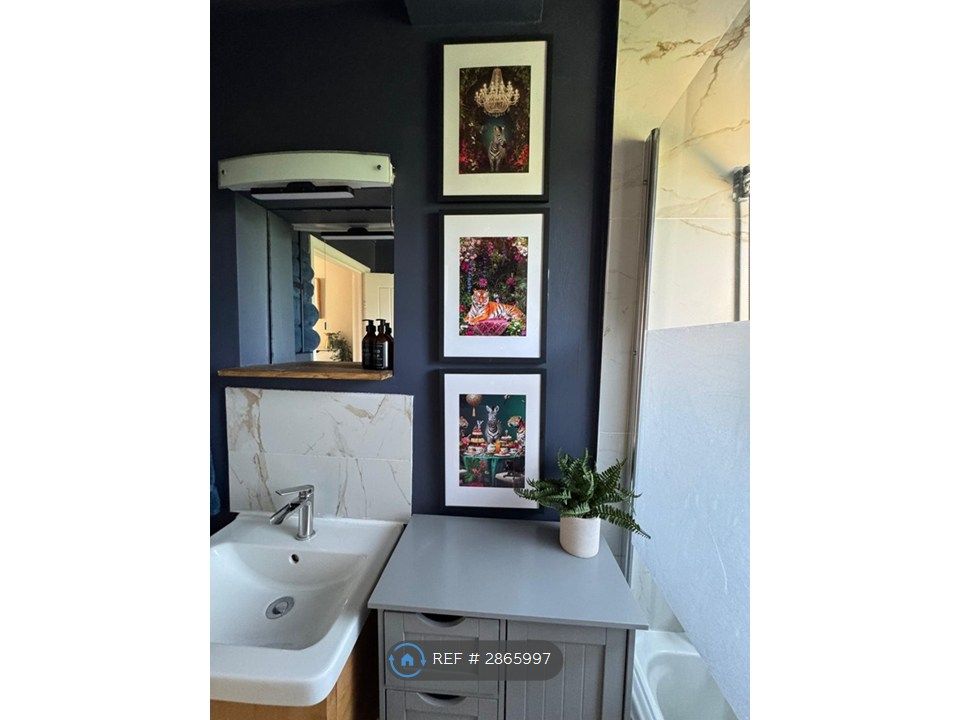 Property photo 1 of 3