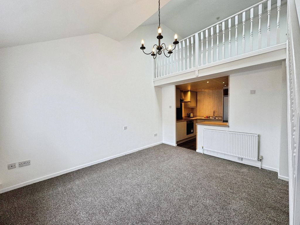 Property photo 3 of 13 Photo 14