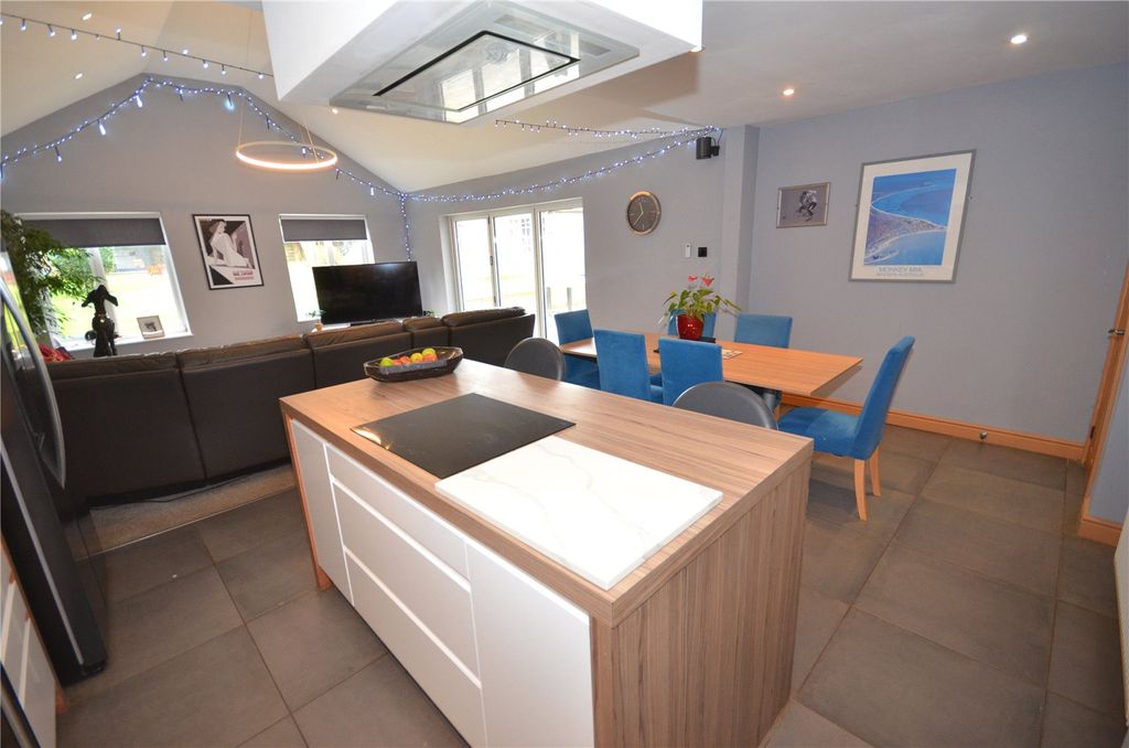 Property photo 2 of 17 Picture No. 02