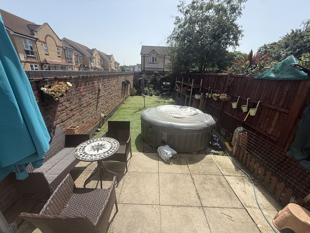Property photo 3 of 10